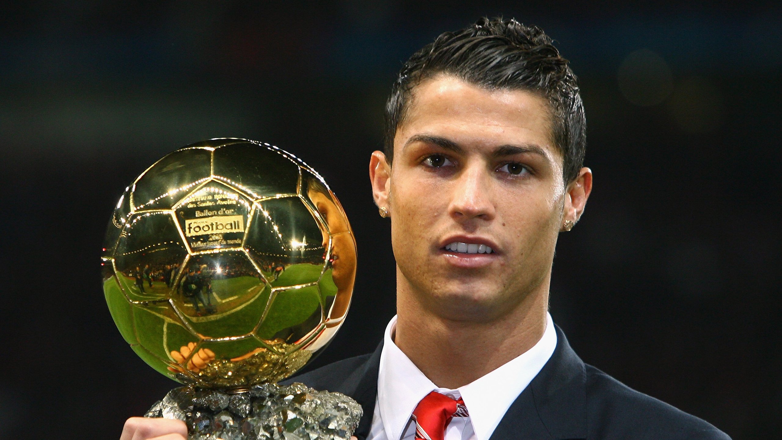 “校园足球在全国普及率持续上升，青少年热情高涨”，我国校园足球现状