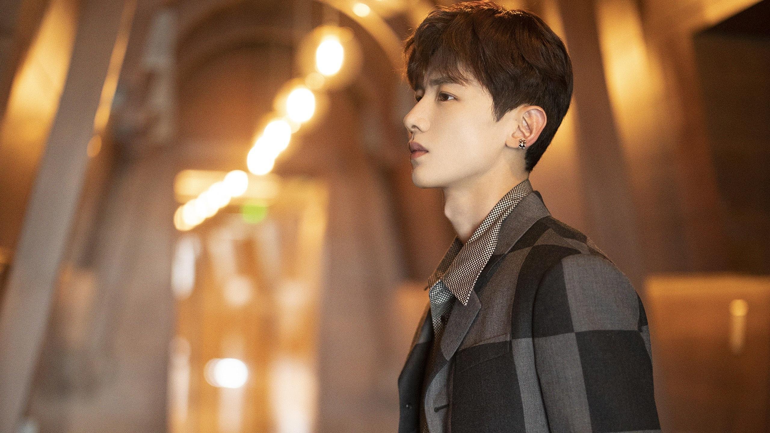 《电竞志愿者：幕后英雄的故事》，电竞人物志theshy