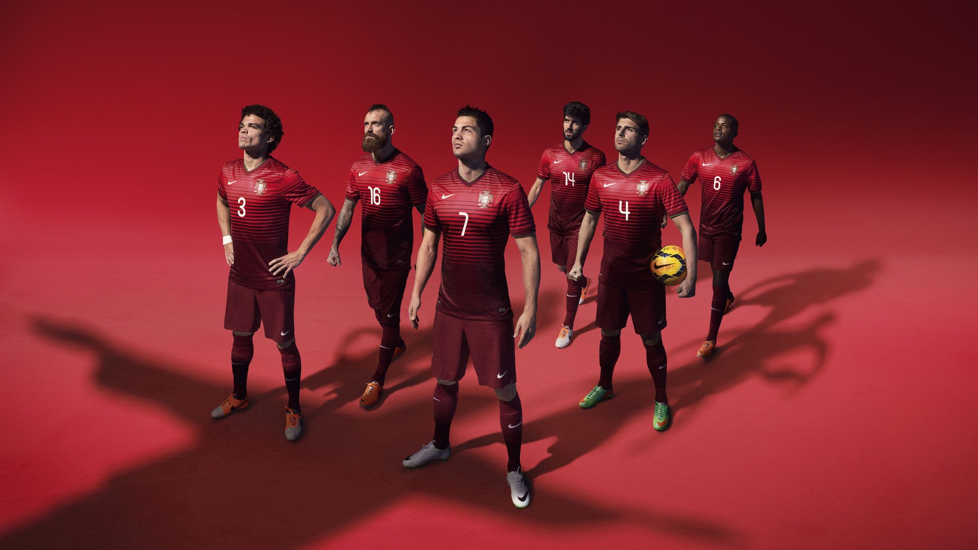 “青训нов技术应用于日常训练,促进少年足球技术突破”,青训足球教学零基础