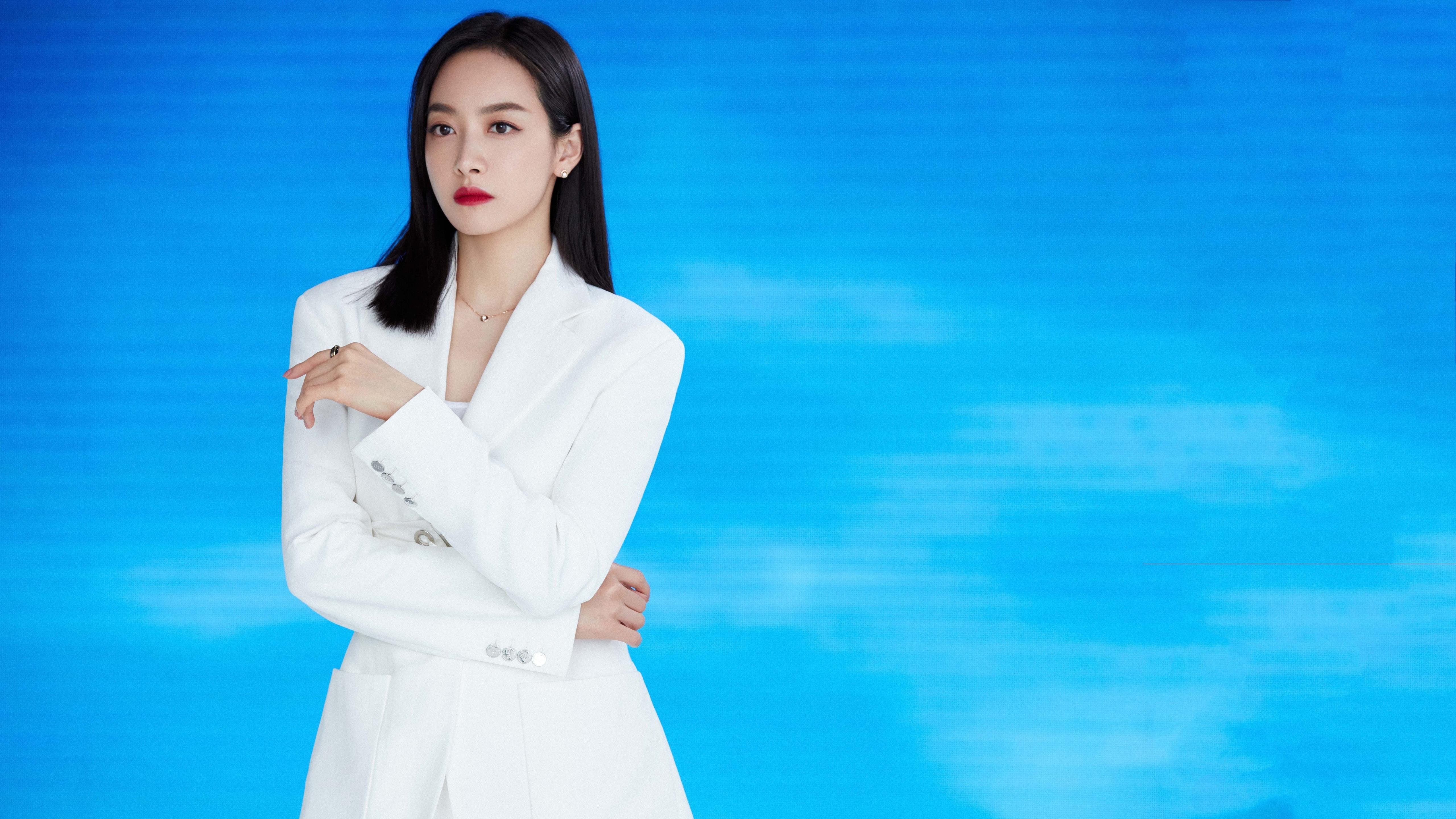 《战火再燃：热门手游电竞大赛火爆开启》，战火再次燃起